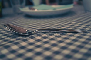 Table-Tablecloth-Diamonds-Cutlery-Spoon-1550021